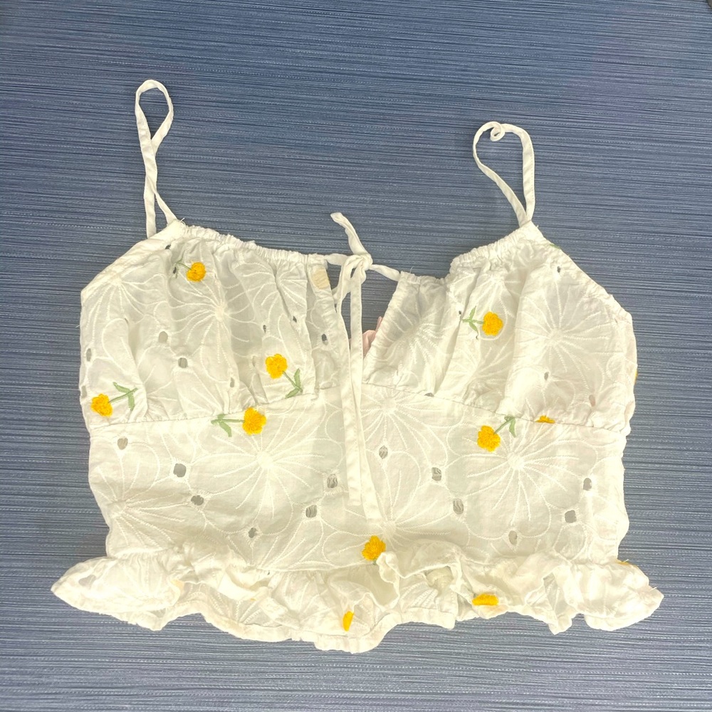 Cotton white eyelet cropped top super cute comfy and adjustable